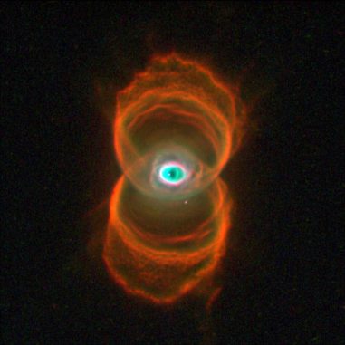 MyCn18, der Sanduhrnebel, hier aufgenommen vom Weltraumteleskop Hubble. (NASA / JPL-Caltech / ESA, the Hubble Heritage Team (STScI / AURA)) MyCn18, der Sanduhrnebel, hier aufgenommen vom Weltraumteleskop Hubble. (NASA / JPL-Caltech / ESA, the Hubble Heritage Team (STScI / AURA))