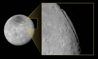 Das Canyonsystem Argo Chasma auf dem Plutomond Charon. (NASA / JHUAPL / SwRI)