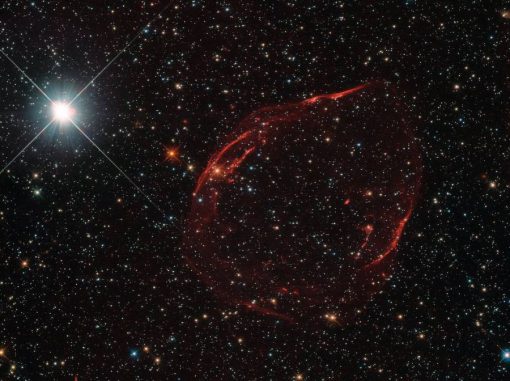Der Supernova-Überrest DEM L71, hier aufgenommen vom Weltraumteleskop Hubble, liegt in der Großen Magellanschen Wolke. (ESA / Hubble & NASA, Y. Chu)