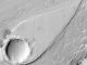 Ein stromlinienförmiges Gebilde in einem früheren Kanal auf dem Mars, aufgenommen vom Mars Reconnaissance Orbiter. (NASA / JPL / University of Arizona)