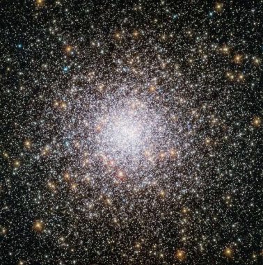 NGC 362, aufgenommen vom Weltraumteleskop Hubble. (ESA / Hubble & NASA)