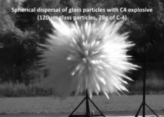 Partikeljets bei einer Explosion (D. Frost)