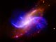 Die "Geisterarme" (blau) von NGC 4258 (X-ray: NASA / CXC / Univ. of Maryland / A.S. Wilson et al.; Optical: Pal.Obs. DSS; IR: NASA / JPL-Caltech; VLA: NRAO / AUI / NSF)