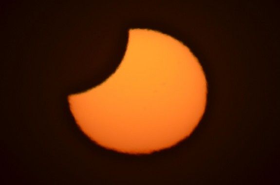 Partielle Sonnenfinsternis vom 25. November 2011 / Christchurch, Neuseeland (James Tse)