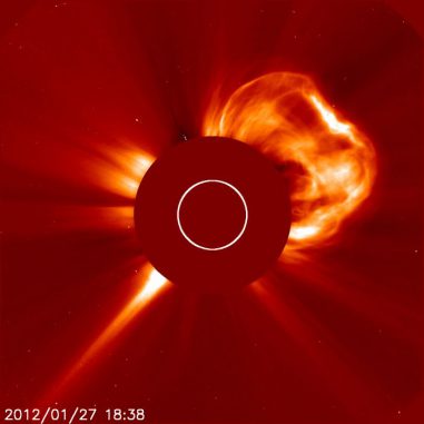 Sonneneruption der X-Klasse am 27. Januar 2012 (SOHO / ESA & NASA)