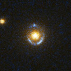 Der Einstein-Ring SDSS J073728.45+321618.5 (NASA, ESA, A. Bolton (Harvard-Smithsonian CfA) and the SLACS Team)