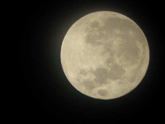 Super-Vollmond vom 5. Mai 2012 über San Francisco, Kalifornien (Foto: Lisa Delapo)