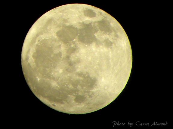 Super-Vollmond vom 5. Mai 2012 über Amman, Jordanien (Foto: Carra Almond)