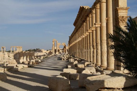 Die Hauptstraße Palmyras war eine der längsten und monumentalsten im Oströmischen Reich. (Photo by J.C. Meyer)