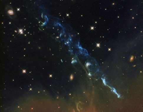 Herbig-Haro 110 (HH 110), aufgenommen vom Weltraumteleskop Hubble. (NASA, ESA and the Hubble Heritage Team (STScI / AURA)) Herbig-Haro 110 (HH 110), aufgenommen vom Weltraumteleskop Hubble. (NASA, ESA and the Hubble Heritage Team (STScI / AURA))