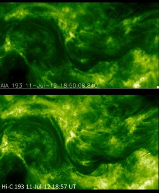 Diese beiden Aufnahmen verdeutlichen die Qualitätsverbesserung. Sie zeigen dieselbe Region der Sonnenkorona, aufgenommen vom Hi-C-Teleskop (unten) und dem Solar Dynamics Observatory (oben). (NASA / Hi-C / SDO) Diese beiden Aufnahmen verdeutlichen die Qualitätsverbesserung. Sie zeigen dieselbe Region der Sonnenkorona, aufgenommen vom Hi-C-Teleskop (unten) und dem Solar Dynamics Observatory (oben). (NASA / Hi-C / SDO)