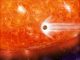 Künstlerische Darstellung eines Roten Riesen, der einen jupiterähnlichen Planeten verschlingt. (NASA)