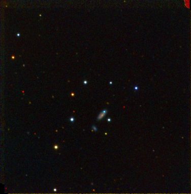 Die Supernova PTF 11kx ist der blaue Punkt in der Galaxie nahe der Bildmitte. Diese Aufnahme wurde gemacht, als die Supernova fast ihre maximale Helligkeit erreicht hatte. (BJ Fulton, Las Cumbres Observatory Global Telescope Network)