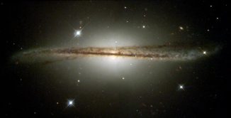 Die Galaxie ESO 510-G13, aufgenommen vom Weltraumteleskop Hubble. (NASA / Space Telescope Science Institute)
