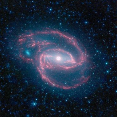 Infrarotansicht der Spiralgalaxie NGC 1097, aufgenommen vom Weltraumteleskop Spitzer. (NASA / JPL-Caltech / The SINGS Team (SSC / Caltech))