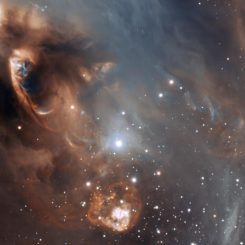 Die Sternentstehungsregion NGC 6729, aufgenommen vom Very Large Telescope (VLT) der Europäischen Südsternwarte in Chile. (ESO / Sergey Stepanenko)