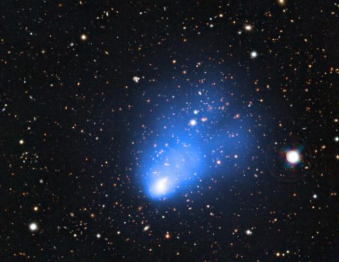 Der Galaxienhaufen "El Gordo" in einer Aufnahme aus kombinierten Daten des Very Large Telescope, des Weltraumteleskops Chandra und des SOAR Telescope. (ESO / SOAR / NASA)