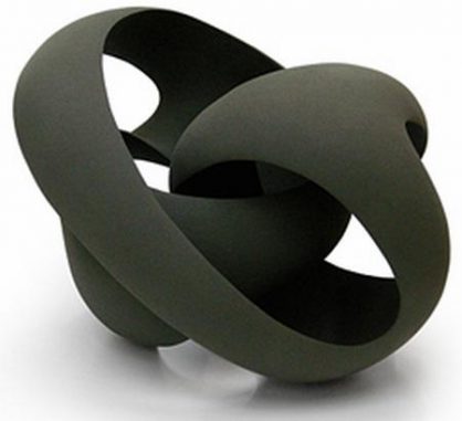 In der theoretischen Physik gibt es unterschiedliche Ebenen, die sich wie Schwarze Löcher verhalten und als Schwarze Branen bezeichnet werden. Wenn Schwarze Branen in multiple Dimensionen gefaltet werden, bilden sie einen "Blackfold". (Artist impression: Merete Rasmussen) In der theoretischen Physik gibt es unterschiedliche Ebenen, die sich wie Schwarze Löcher verhalten und als Schwarze Branen bezeichnet werden. Wenn Schwarze Branen in multiple Dimensionen gefaltet werden, bilden sie einen "Blackfold". (Artist impression: Merete Rasmussen)