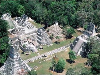 Maya-Ruinen in Guatemala. (Photo copyright Tom Sever)