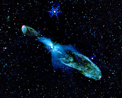 Das Herbig-Haro-Objekt HH 46/47 und dessen Umgebung. (NASA / JPL-Caltech / T. Velusamy (JPL)) Das Herbig-Haro-Objekt HH 46/47 und dessen Umgebung. (NASA / JPL-Caltech / T. Velusamy (JPL))