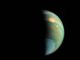 Dieses Falschfarbenbild von Jupiters polarem Dunstschleier erstellte der Bürgerwissenschaftler Gerald Eichstädt aus Daten der JunoCam. (Credits: NASA / JPL-Caltech / SwRI / MSSS / Gerald Eichstädt)