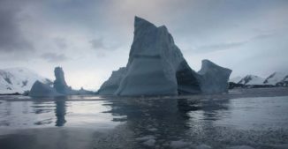 Eisberge im Larsen-B-Eisschelf auf Antarktika. (Ted Scambos / National Snow and Ice Data Center)