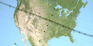 Die Bahn der Totalitätszone am 21. August 2017 führt quer über die Vereinigten Staaten. (Credits: NASA / Scientific Visualization Studio)