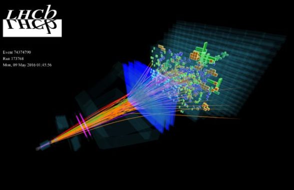 Ein vollständig rekonstruierter Teilchenzerfall am Detektor des LHCb-Experiments. (Image: LHCb collaboration)