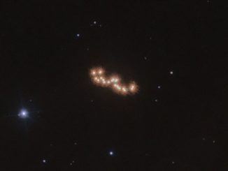Das System Luhman 16AB als Stack aus 12 Einzelbildern, die im Zeitraum von zwei Jahren gemacht wurden. (Credit: ESA / Hubble & NASA, L. Bedin et al.)