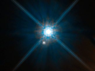 Der Weiße Zwerg Stein 2051B und ein ferner Hintergrundstern, aufgenommen vom Weltraumteleskop Hubble. (Credit: NASA, ESA, and K. Sahu (STScI))