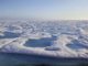 Rekordbrechende Lufttemperaturen in der Arktis beschleunigen das Abschmelzen des Meereises vor der Küste von Utqiaġvik (Alaska). (Credit: NOAA, Jeremy Mathis)