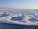 Rekordbrechende Lufttemperaturen in der Arktis beschleunigen das Abschmelzen des Meereises vor der Küste von Utqiaġvik (Alaska). (Credit: NOAA, Jeremy Mathis)