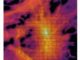 Polarisationsmessungen des HAWC+-Instruments bei 89 Mikrometern zeigen die Struktur der Magnetfelder in der Orion-Sternentstehungsregion. Jedes Liniensegment spiegelt die Ausrichtung des Magnetfeldes an der Position wider. Darunter liegt ein Bild der Gesamthelligkeit in derselben Wellenlänge. (Credits: NASA / SOFIA / Caltech / Darren Dowell)