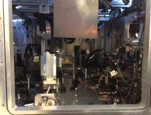 Die Kollisionskammer mit der Optik zur Fokussierung der Laserstrahlen. (Credits: Imperial College London) Die Kollisionskammer mit der Optik zur Fokussierung der Laserstrahlen. (Credits: Imperial College London)