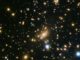 Hubble-Aufnahme des Galaxienhaufens MACS J1149-2223. (Credits: NASA, ESA, S. Rodney (John Hopkins University, USA) and the FrontierSN team; T. Treu (University of California Los Angeles, USA), P. Kelly (University of California Berkeley, USA) and the GLASS team; J. Lotz (STScI) and the Frontier Fields team; M. Postman (STScI) and the CLASH team; and Z. Levay (STScI))