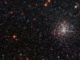 Hubble-Aufnahme des Kugelsternhaufens NGC 2108 in der Großen Magellanschen Wolke. (Credits: ESA / Hubble & NASA)