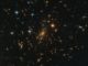 Hubble-Aufnahme des Galaxienhaufens RXC J0142.9+4438. (Credits: ESA / Hubble & NASA, RELICS)