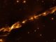 Dieses Infrarotbild der nach außen strömenden Jets von Herbig-Haro 212 wurde vom Very Large Telescope der Europäischen Südsternwarte aufgenommen. (Credits: ESO / M. McCaughrean)