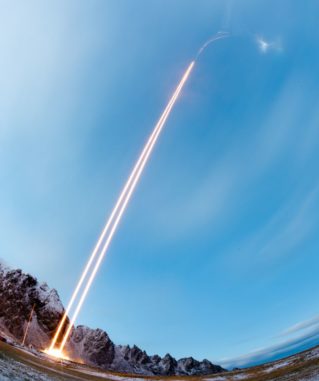 Der Start der beiden Raketen der TRICE-2-Mission. (Credits: NASA / Jamie Adkins) Der Start der beiden Raketen der TRICE-2-Mission. (Credits: NASA / Jamie Adkins)