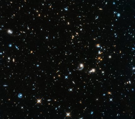 Galaxien im Sternbild Pegasus, aufgenommen vom Weltraumteleskop Hubble nach dessen Reaktivierung Ende Oktober 2018. (Credits: NASA, ESA, and A. Shapley (UCLA)) Galaxien im Sternbild Pegasus, aufgenommen vom Weltraumteleskop Hubble nach dessen Reaktivierung Ende Oktober 2018. (Credits: NASA, ESA, and A. Shapley (UCLA))