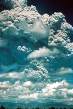 Ausbruch des Vulkans Pinatubo. (Credits: Jackson K., courtesy of USGS)