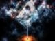 Künstlerische Darstellung des Jets von einem supermassiven Schwarzen Loch in Wechselwirkung mit dem Clusterwetter. (Credits: Institute of Astronomy, University of Cambridge / CC BY 4.0)