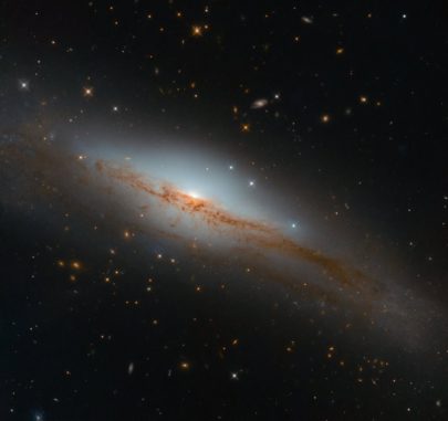 Hubble-Aufnahme der Galaxie NGC 3749. (Credits: ESA / Hubble & NASA, D. Rosario et al.) Hubble-Aufnahme der Galaxie NGC 3749. (Credits: ESA / Hubble & NASA, D. Rosario et al.)