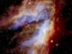 Kompositbild des Omega- oder Schwanennebels, basierend auf Daten des SOFIA-Teleskops, sowie der Weltraumteleskope Herschel und Spitzer. (Credits: NASA / SOFIA / De Buizer / Radomski / Lim; NASA / JPL-Caltech; ESA / Herschel)