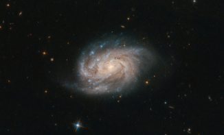 Hubble-Aufnahme der Galaxie NGC 1803. (Credits: ESA / Hubble & NASA, A. Bellini et al.)