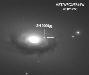 Ein Bild der Supernova SN 2006gy. (Credits: Image: Fox, Ori D. et al., Monthly Notices of the Royal Astronomical Society 454 (2015) no.4)