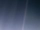 Aktualisierte Version des berühmten Voyager-Bildes Pale Blue Dot. (Credit: NASA / JPL-Caltech)