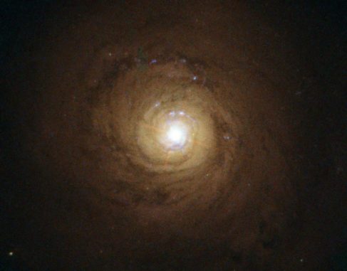 Die Galaxie NGC 5548 besitzt ein supermassives Schwarzes Loch in ihrem Zentrum. (Credits: ESA / Hubble and NASA. Acknowledgement: Davide de Martin) Die Galaxie NGC 5548 besitzt ein supermassives Schwarzes Loch in ihrem Zentrum. (Credits: ESA / Hubble and NASA. Acknowledgement: Davide de Martin)