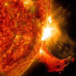 Eine Sonneneruption, aufgenommen vom Solar Dynamics Observatory (SDO) am 2. Oktober 2014. (Credits: NASA / SDO)
