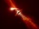 Diese Illustration zeigt einen Stern (im Vordergrund), der von einem supermassiven Schwarzen Loch (im Hintergrund) verschlungen und dabei spaghettifiziert wird. (Credit: ESO / M. Kornmesser)